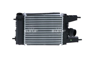 Ladeluftkjøler, NISSAN JUKE, PULSAR Halvkombi, 144613ZU0A, 144613ZU1B, 54 66 8JD 00A, 54668-1AA0A, 54668-4CB0A, 54668-JD00A