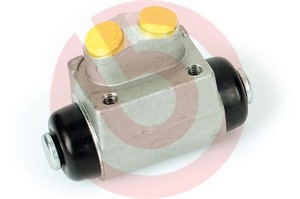 Hjul bremsesylinder, Venstre bakaksel, HYUNDAI ACCENT II, ACCENT Sedan II, ATOS, GETZ, KIA CERATO Sedan I, 5833002000, 5833025200, 58330